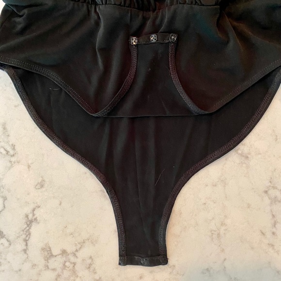 BCBGeneration black Low V-Neck Bodysuit - Picture 4 of 11
